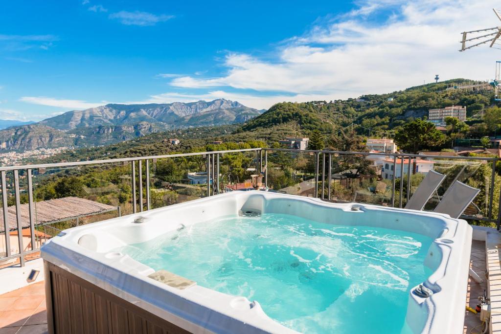 Villa Rosa private Jacuzzi with sea view - 4