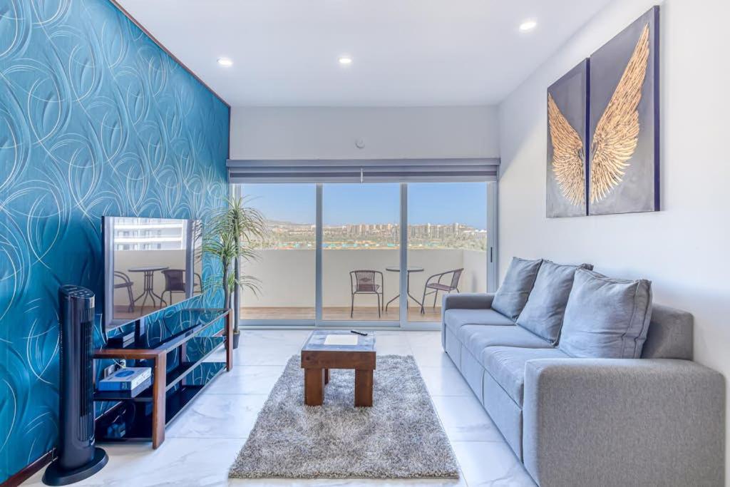 Luxury Condo with Shared Gym, Rooftop Pool, and Centrally Located - 1