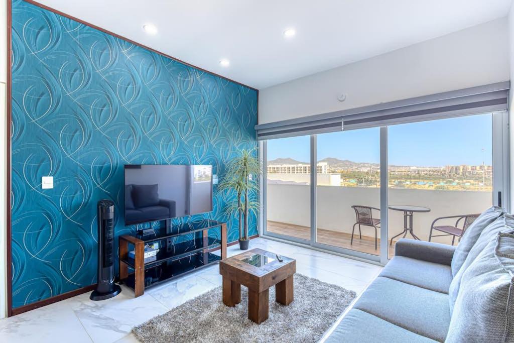 Luxury Condo with Shared Gym, Rooftop Pool, and Centrally Located - 3