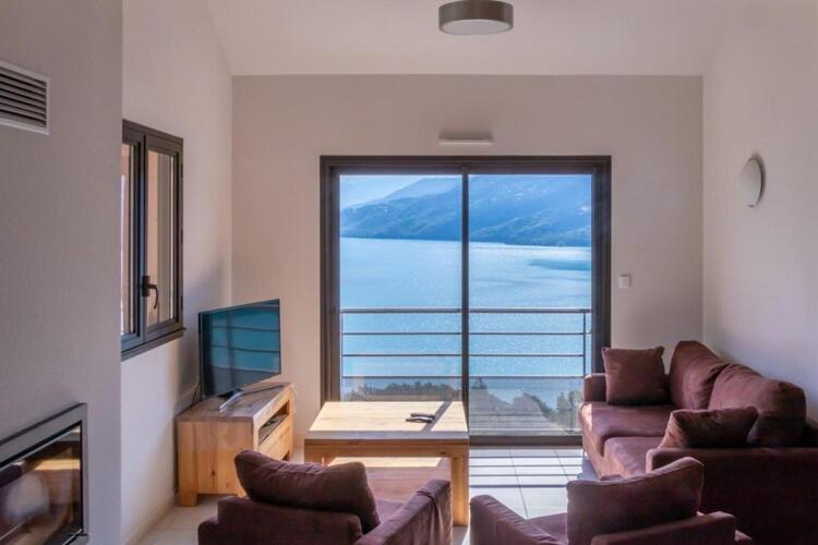 Mobile homes for 4 people with lake view in Residence L'Ecrin du Lac, Chorges - 3