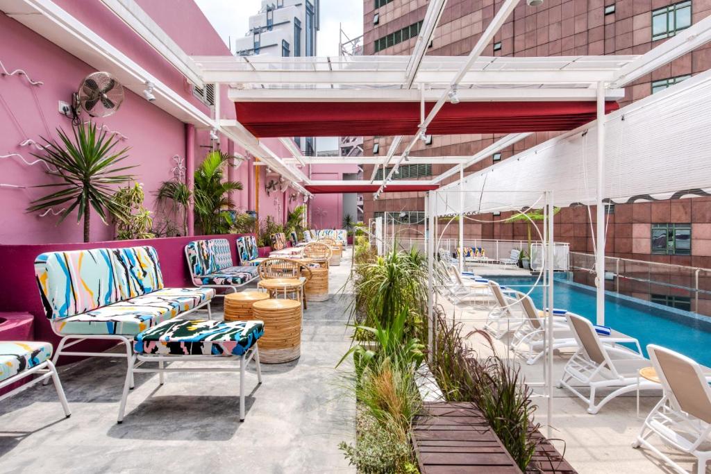 Swimming pool