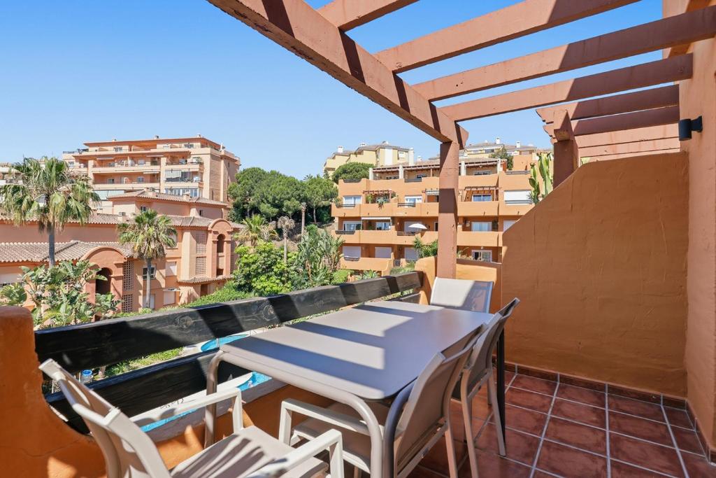 039 Relaxing 1 Bed Sea View Apt, Private Terrace - 2