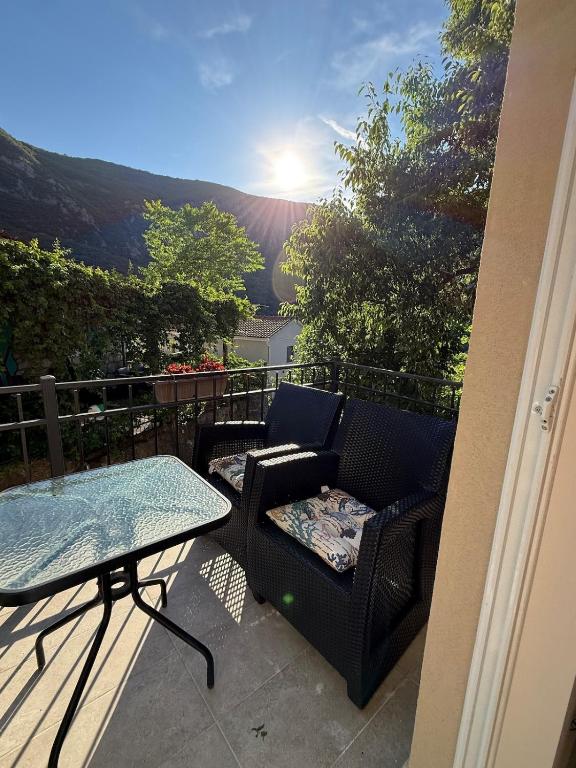 Brand new Vanilla suite with free parking - 4