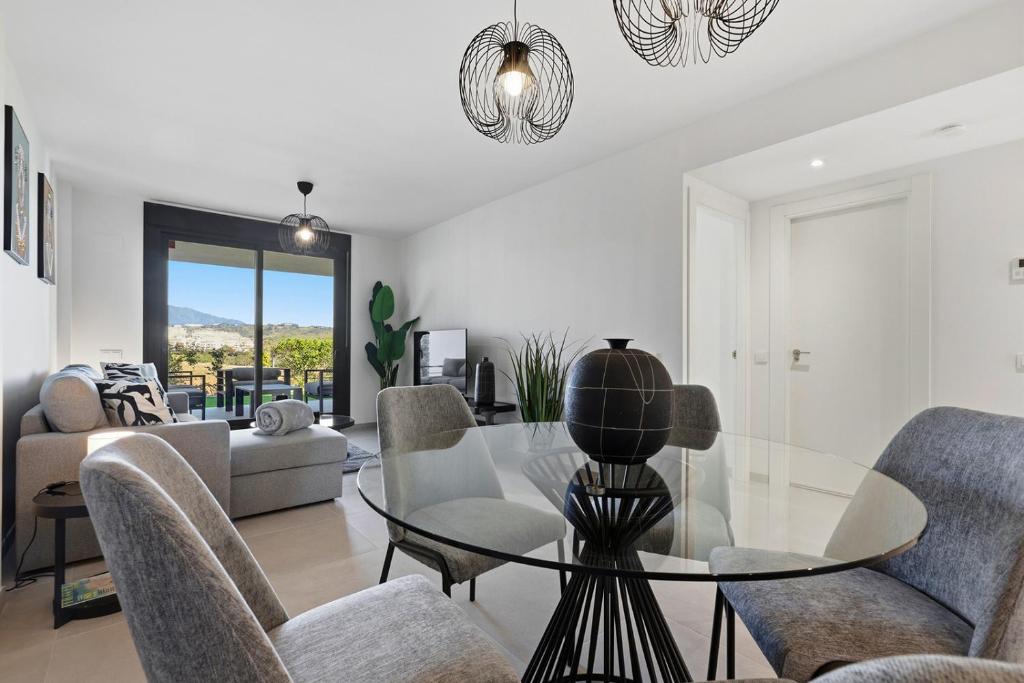 006 Modern 3 Bed Calanova Golf Apartment - 3