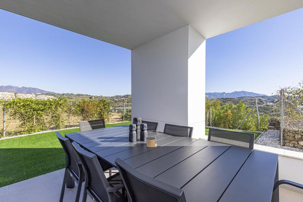 006 Modern 3 Bed Calanova Golf Apartment - 4