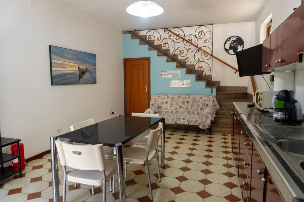 Casa con giardino e ampio terrazzo - A Casa di Ugo - 5