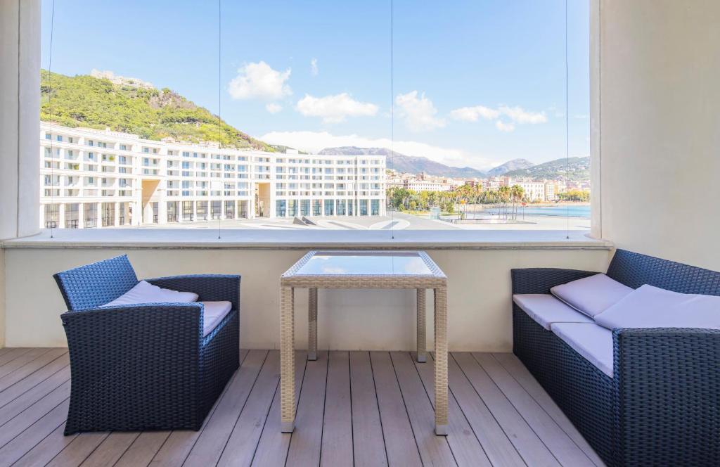 Crescent Luxury Retreat - Seafront Apartment Scala B - 4