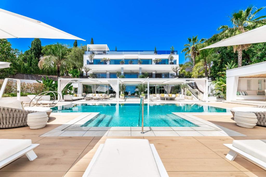 All About Villa Serenity - 2