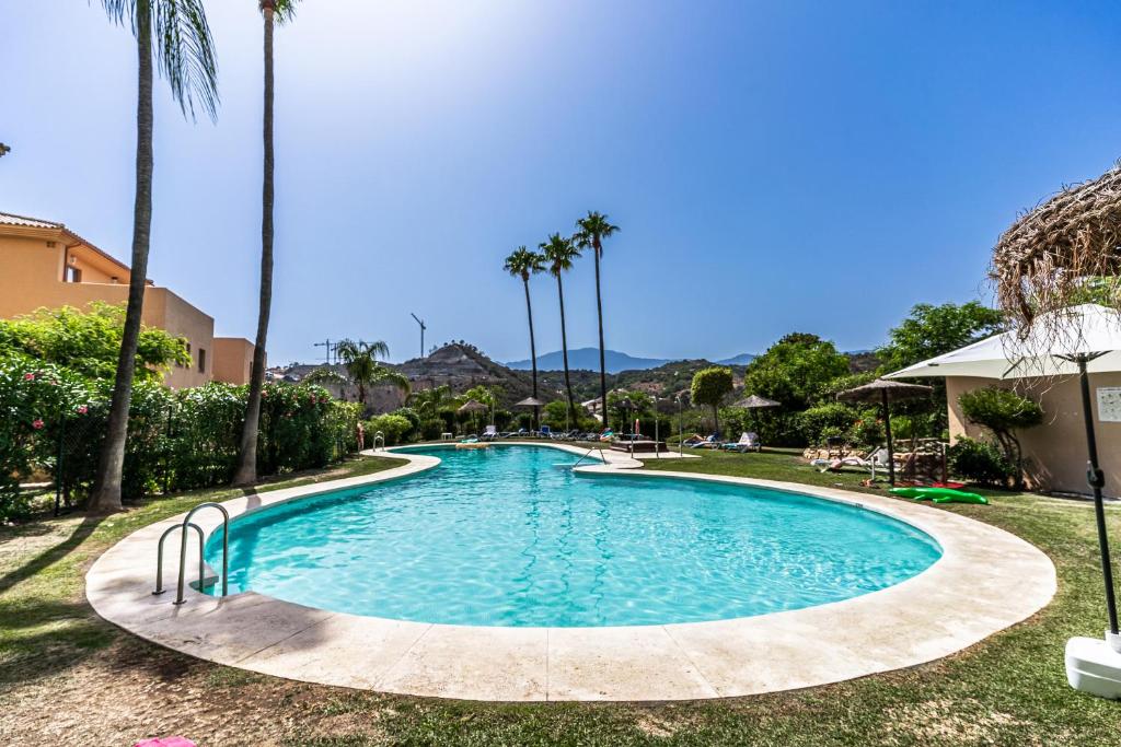 La Resina Golf Retreat With Terrace & Pool - 4