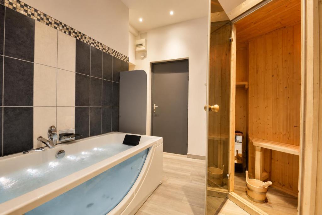 Sous le Charme de Charles Sauna & Jacuzzi Nancy - 3