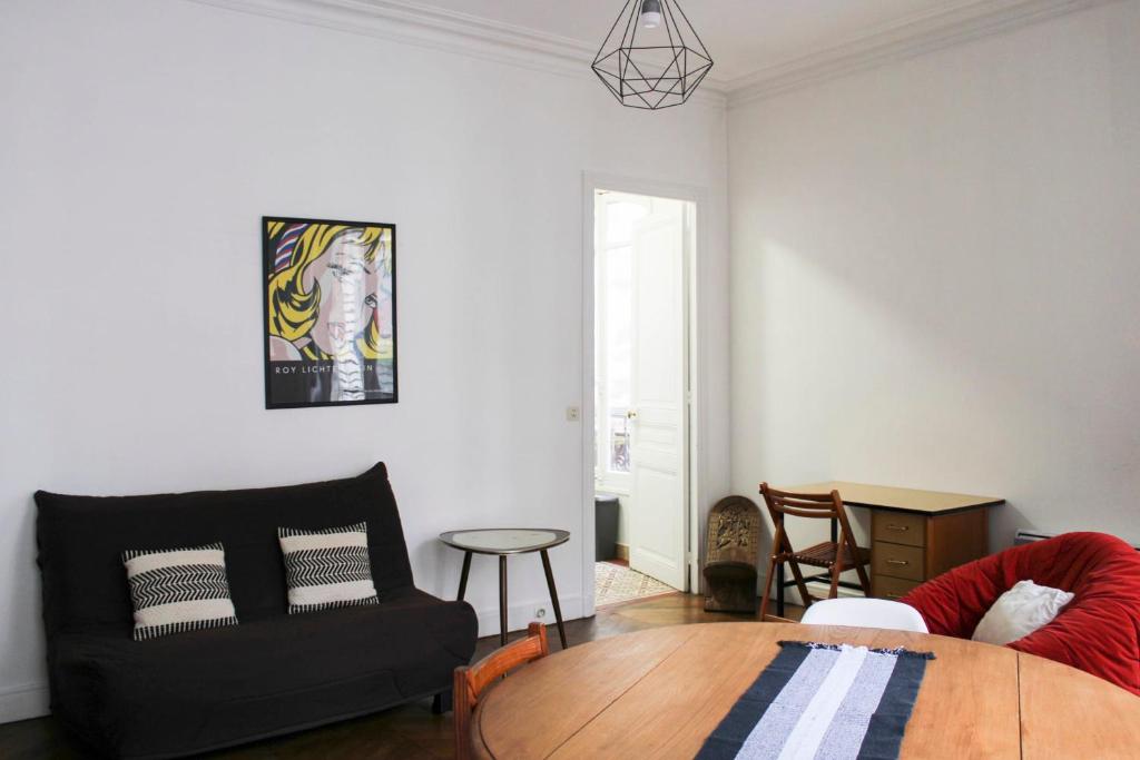 Bright stay in the heart of Paris for 4 people - 5