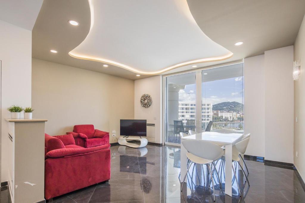 Crescent Luxury Retreat - Seafront Apartment Scala E - 5