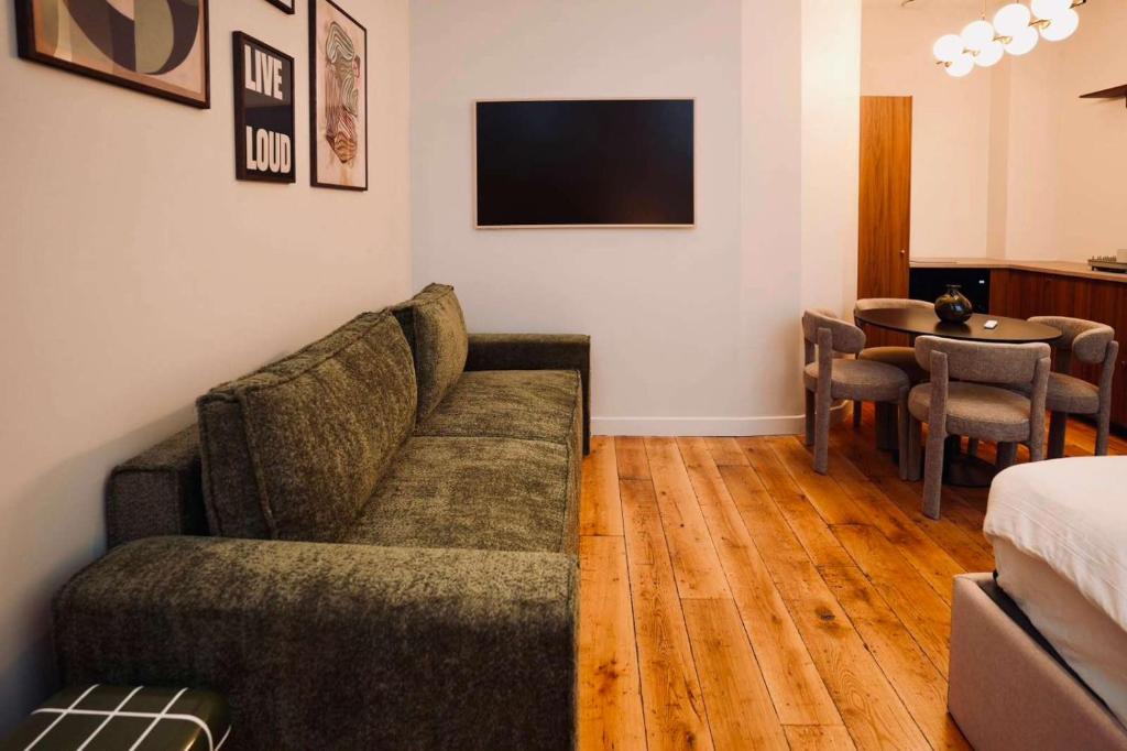 Large studio for 4 with free GYM access - 2