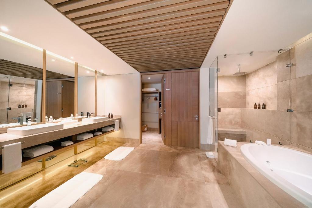 Grand Velas Boutique Hotel - 5