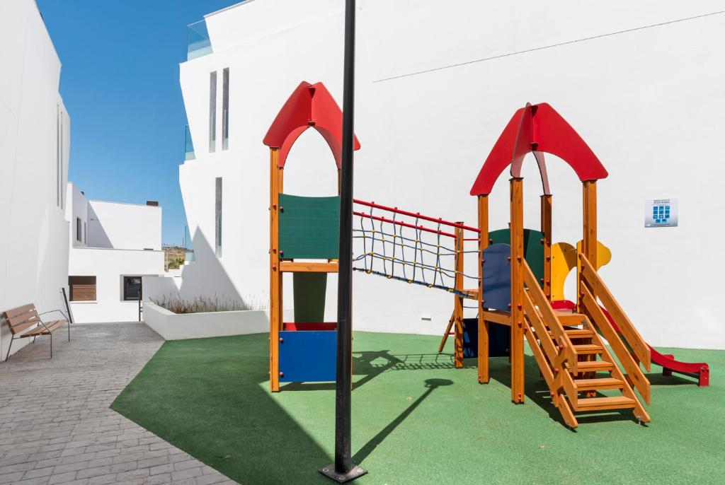 Luxury 2BR Atica Homes - 2