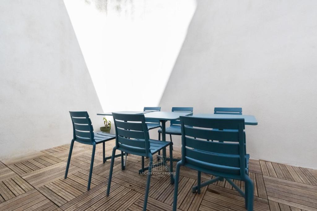 Appartement Climatisé avec terrasse-Pied du Port - 2