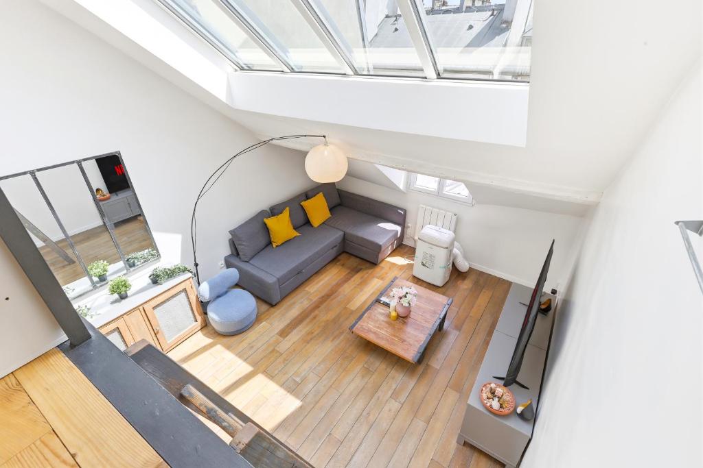 Bright 2BR Flat with Mezzanine in Central Paris - 5