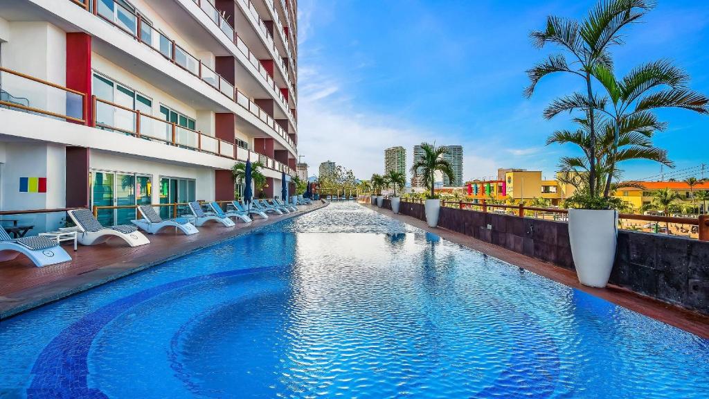 Deck12, 2BR Premium, Pool Access Parking - 2