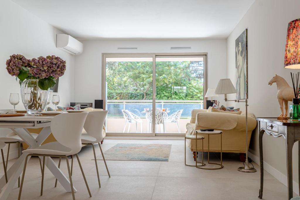 La Roya Luxury Apt Near Beach Pool AC Parking - 1