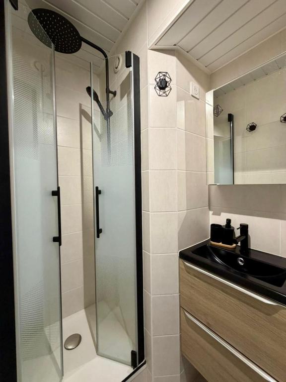 Beach apartment for 4 people - air conditioning - Wi-Fi - parking - 2