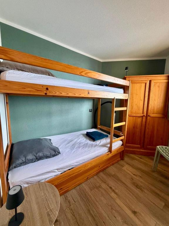 Beach apartment for 4 people - air conditioning - Wi-Fi - parking - 3