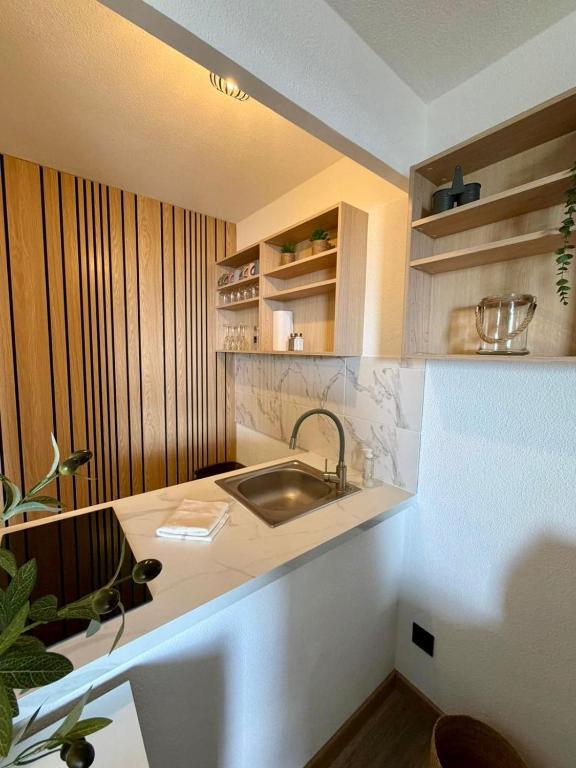 Beach apartment for 4 people - air conditioning - Wi-Fi - parking - 4