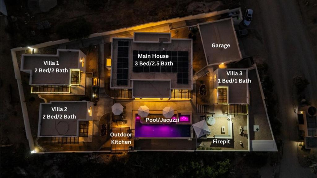 8BR Beach Estate, Pool, Hot Tub, 4 Villas - 5