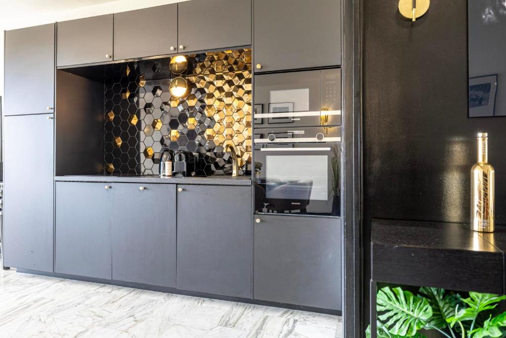 -CLR- Charming 3-Bedroom Apartment in the Heart of Cannes - 5