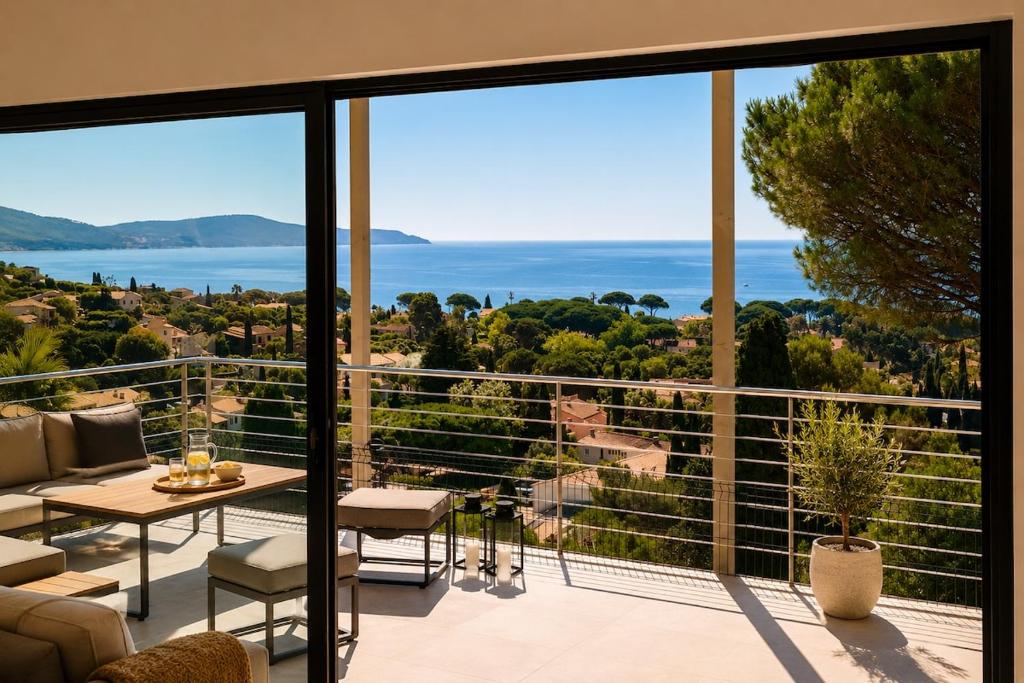 Villa contemporaine avec vue mer panoramique - 1