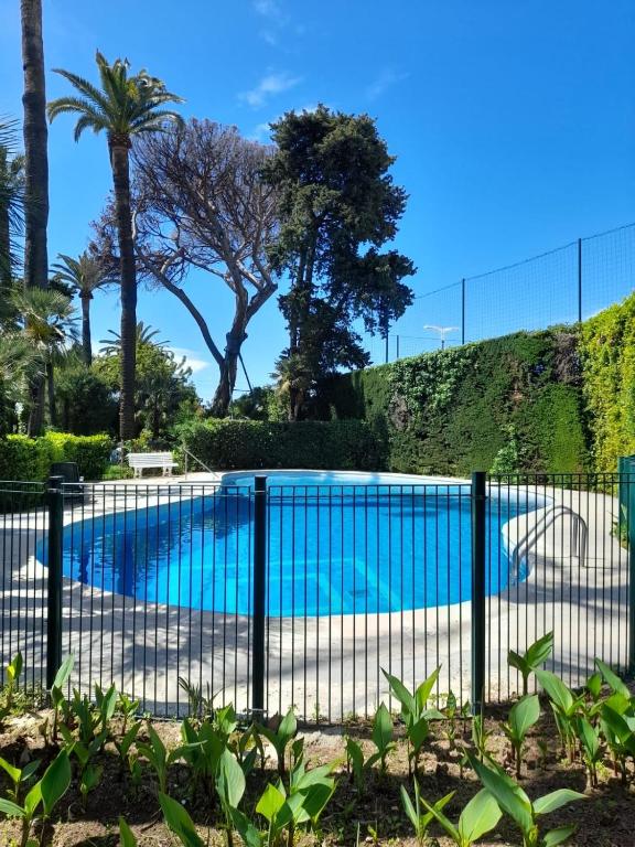 Proche plage piscine belles prestations - 4