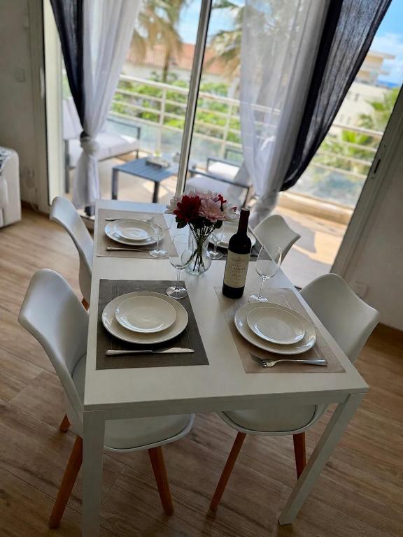 Studio 5 min à pied de la plage, Parking et climatisation - Golfe Juan - 2