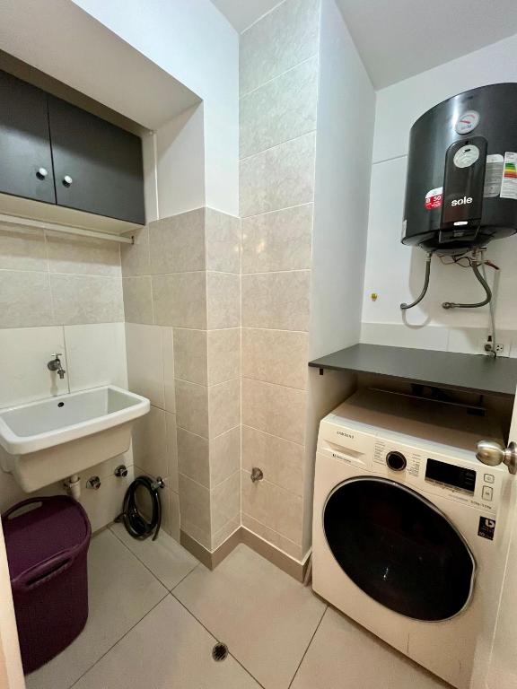 Modern 2BR Apartment with Terrace near San Isidro - 3