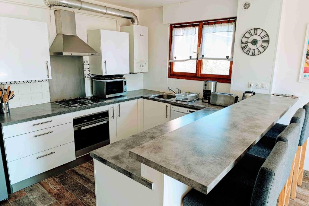 2-bedroom apartment near the beach - 2