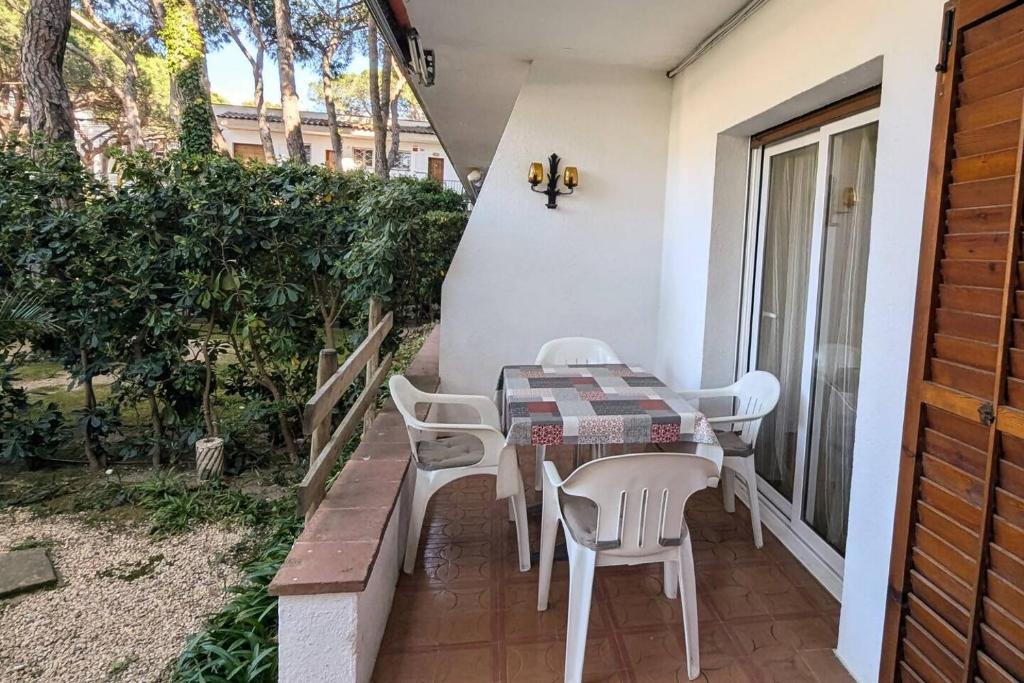Bajo con Jardin cerca de la Playa by Host&Joy - 5
