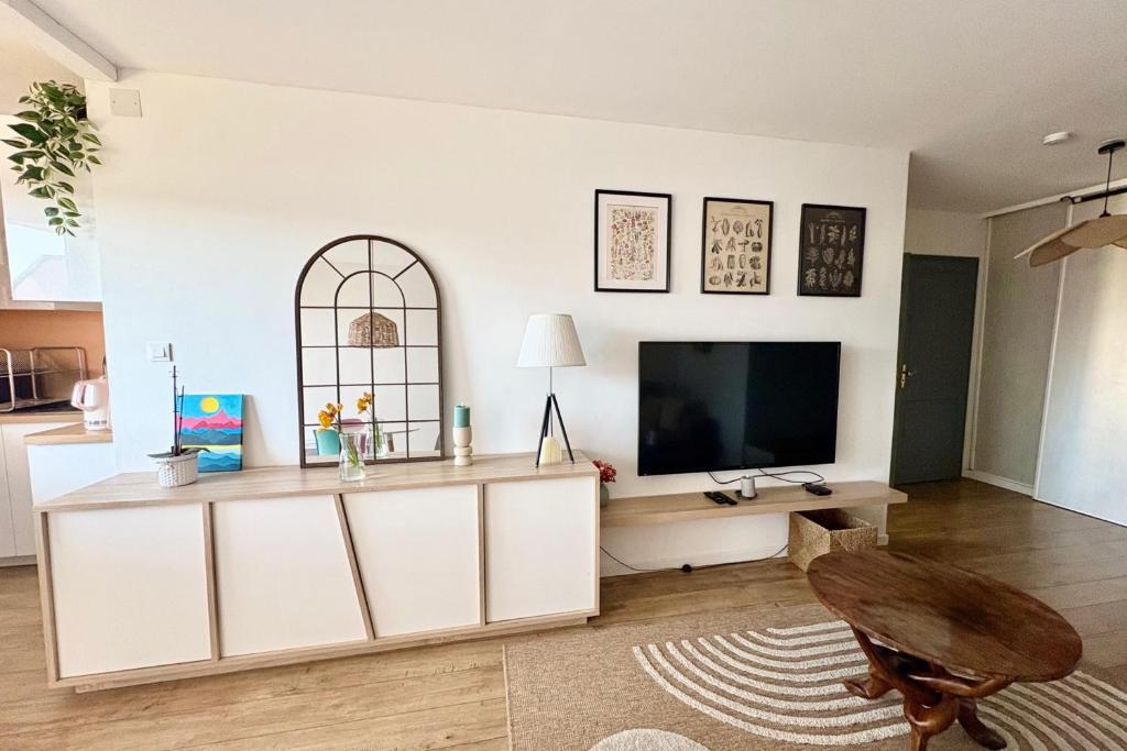 Le BelAir bright with balcony & parking - 5