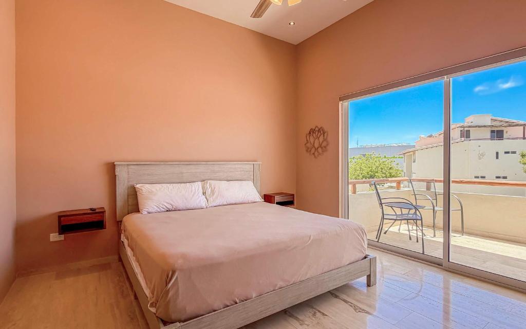 Private Terrace with Views, Pool & Gym Access - 4