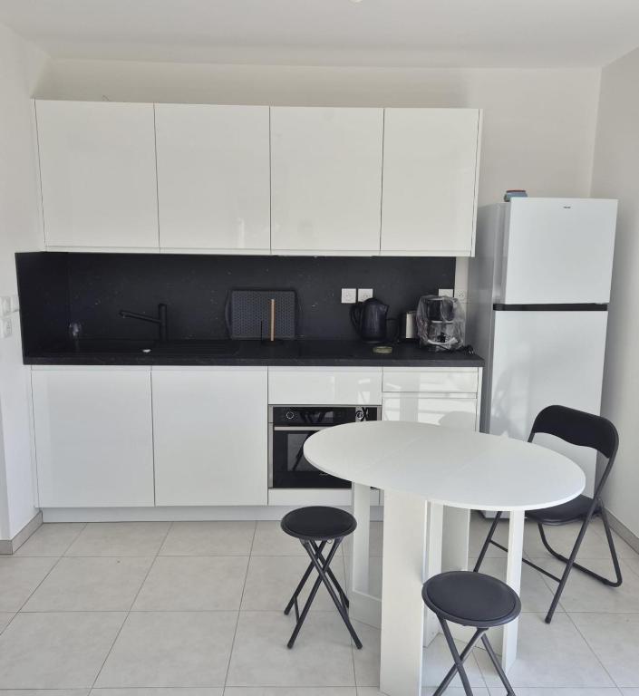 Apartment with terrace near the beach - 3
