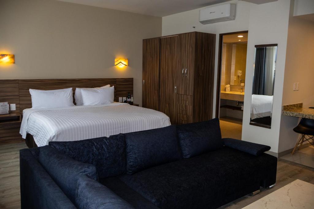 Hotel Crown Victoria - 3