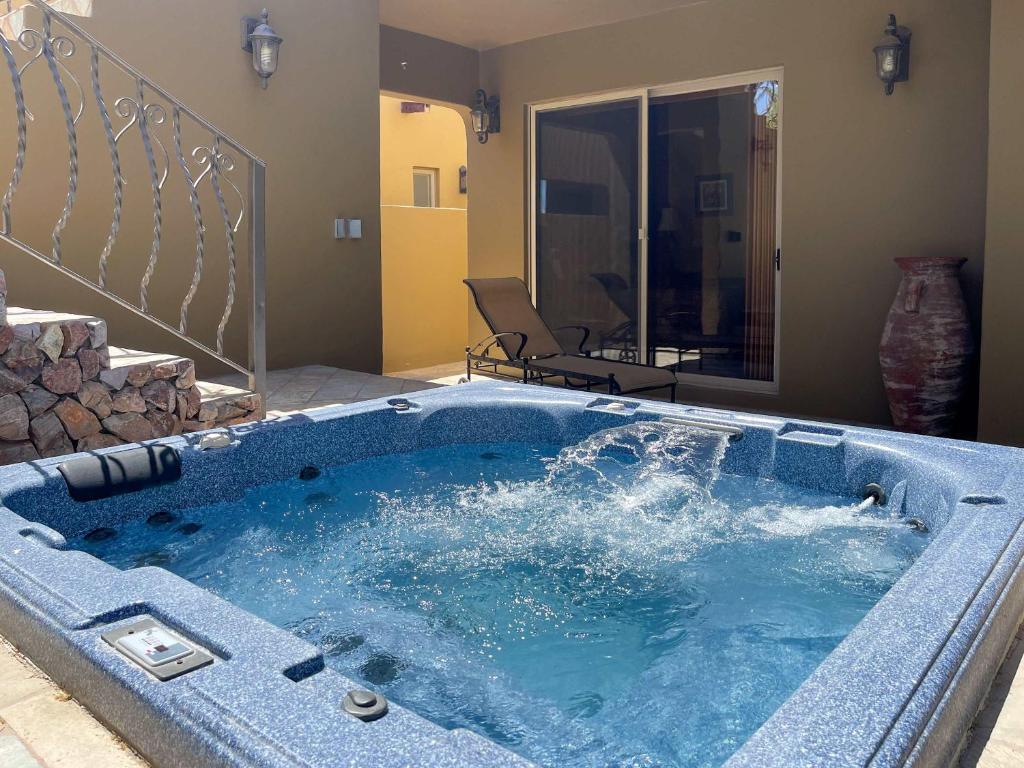 3BR Sandy Beach Villa Pools & Beach Access - 2