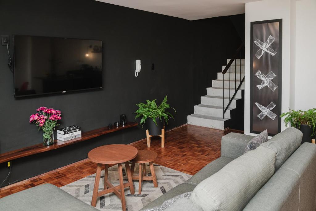 Modern 3BR Duplex in the Heart of Roma - 1