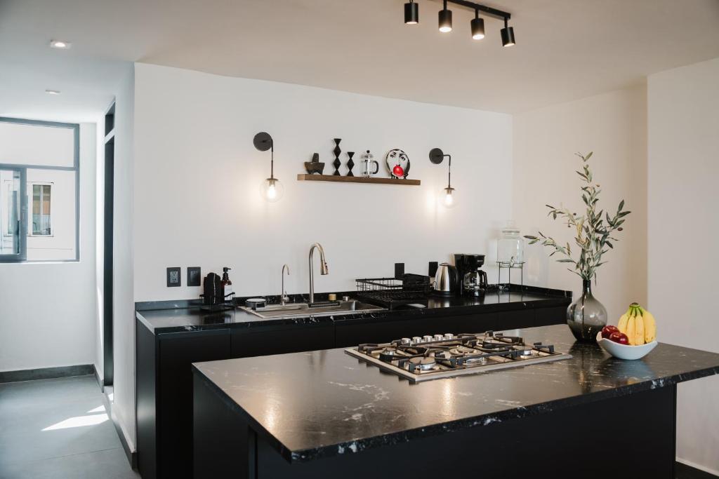 Modern 3BR Duplex in the Heart of Roma - 4