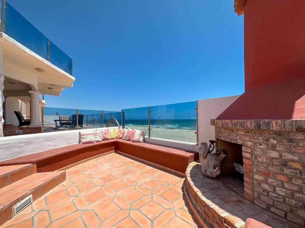 Your Beachfront Escape Close to Everything - 3