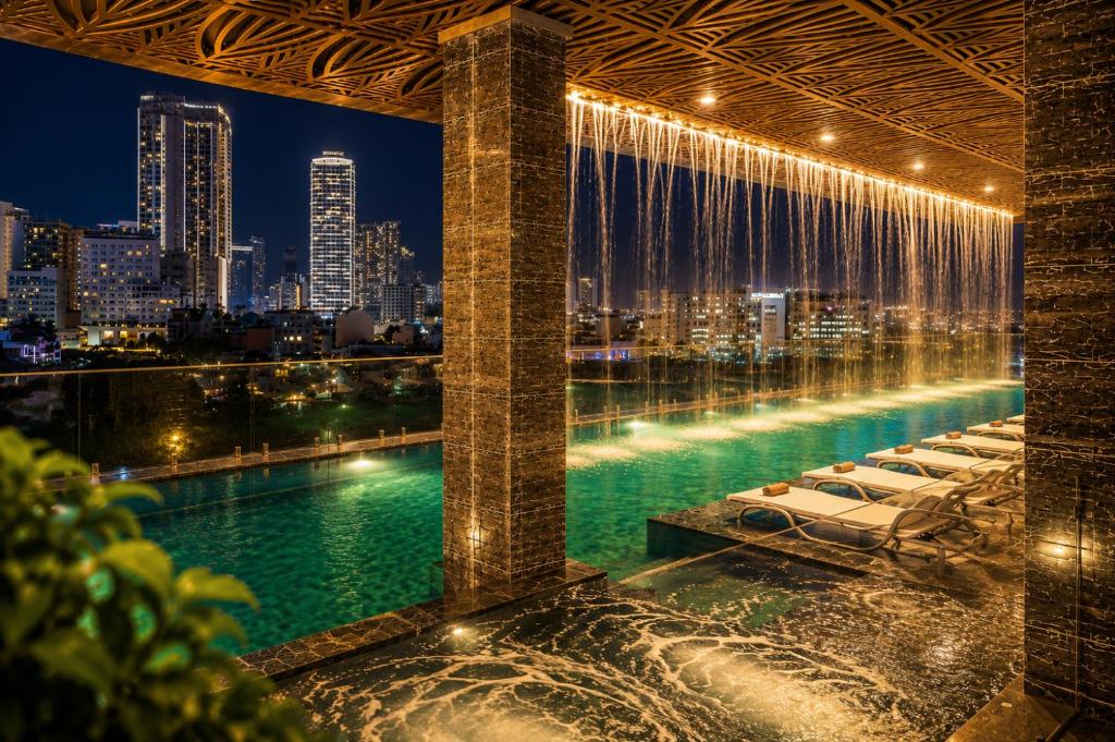 so sánh Oceanfront Nha Trang và villa gần Vinpearl Nha Trang