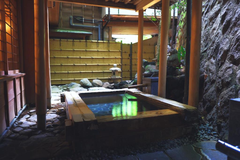 Open air bath