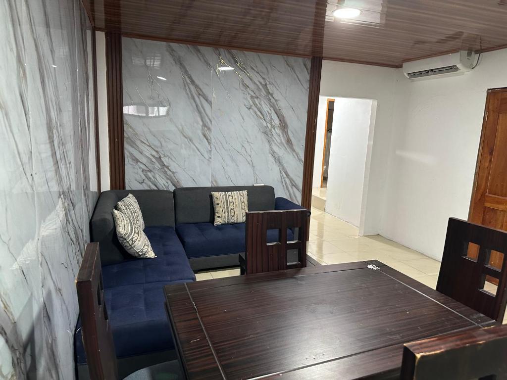 Analaura Home - 1