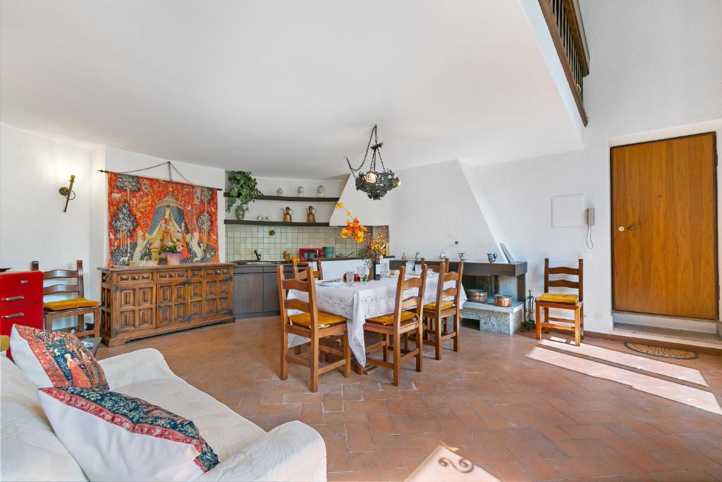 Albert's Castle Apt by Lake Maggiore - Happy Rentals - 3