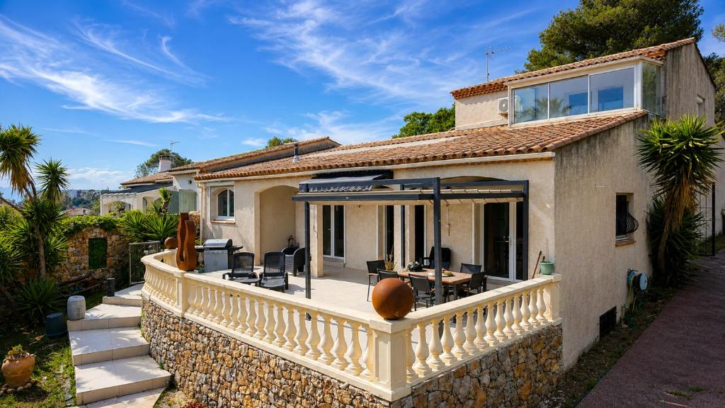 Charmante villa avec piscine et grand jardin - 2