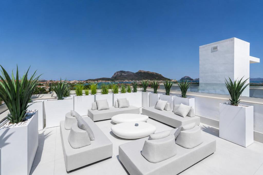 AZULIS Athos Villa - Pool, Rooftop Terrace & Sea View, Golfo Aranci Sardinia - 4