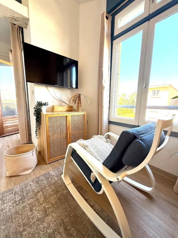 Appartement bord de mer tout équipé 4 personnes ,1 lit double et 1 lit superposé, accès direct plage, climatisation, parking privé gratuit - 5