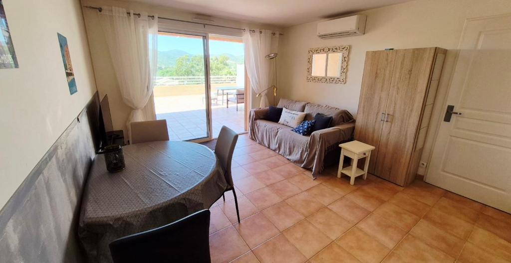 Appartement avec Vue Mer Piscine et Calme Absolu - 3